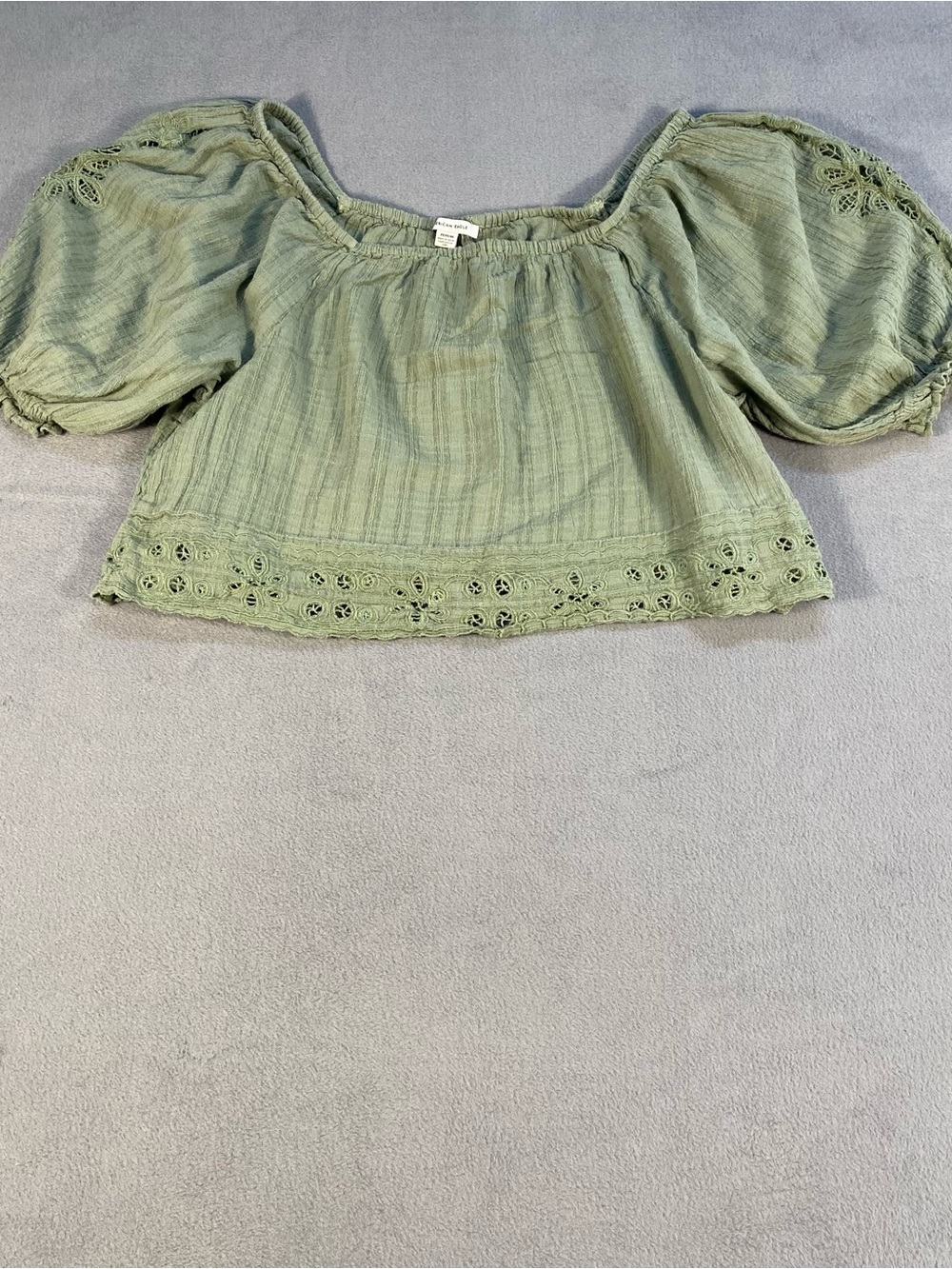 American Eagle Outfitters Women’s Sage Green Cropped Peasant Top, Puff Sleeves M